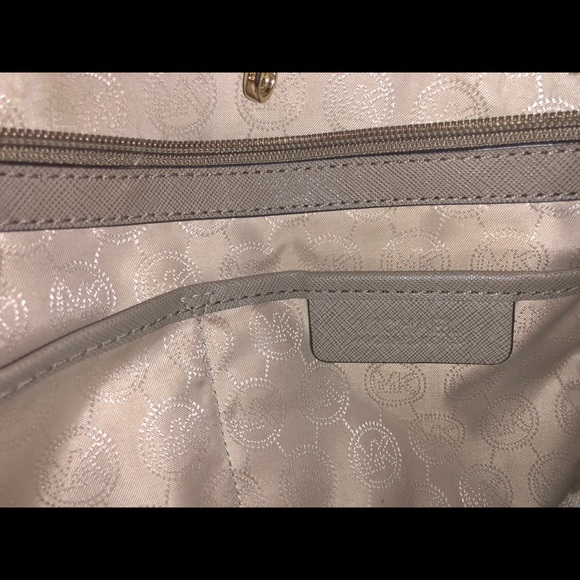 Michael Kors purse - Picture 3 of 5